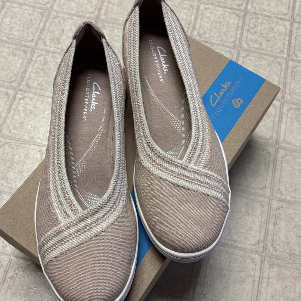 Clarks Cloudsteppers Breezesky Air Sand Shoes